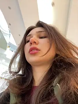 QuitieLia online show from January 2025 08:13:02 AM