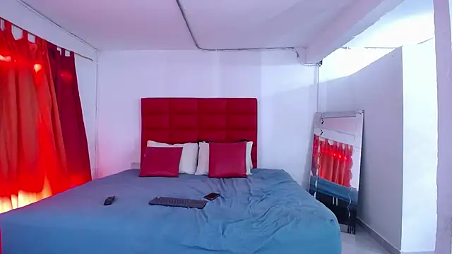 LyonGallego  online show from April 2026 10:05:02 PM