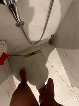 cagoulegrosse online show from November 2025 09:40:02 PM