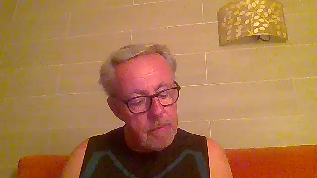 Snapshot of tuggy59 chatting on June 2026 03:57:02 AM tuggy59 online show from June 2026 03:57:02 AM
