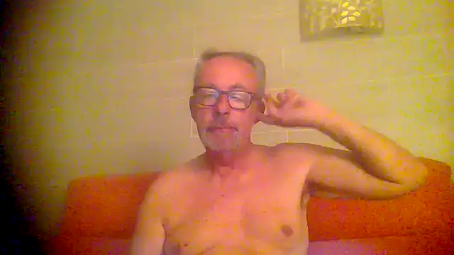Snapshot of tuggy59 chatting on October 2025 04:56:02 AM tuggy59 online show from October 2025 04:56:02 AM