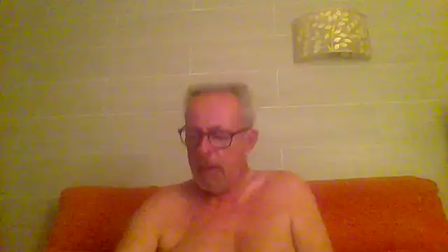 Snapshot of tuggy59 chatting on September 2025 04:22:01 AM tuggy59 online show from September 2025 04:22:01 AM