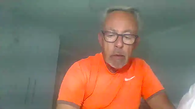 Snapshot of tuggy59 chatting on October 2025 04:46:01 AM tuggy59 online show from October 2025 04:46:01 AM