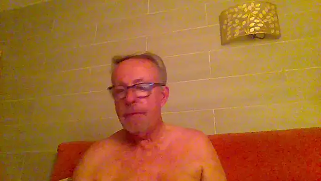 Snapshot of tuggy59 chatting on June 2026 03:47:01 AM tuggy59 online show from June 2026 03:47:01 AM