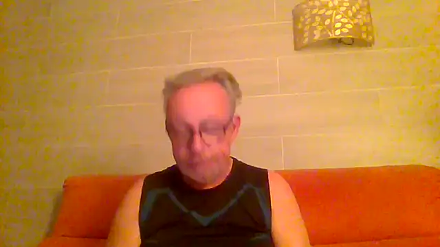 Snapshot of tuggy59 chatting on July 2026 04:19:01 AM tuggy59 online show from July 2026 04:19:01 AM