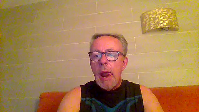 Snapshot of tuggy59 chatting on June 2026 04:45:01 AM tuggy59 online show from June 2026 04:45:01 AM