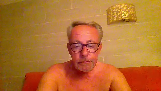 Snapshot of tuggy59 chatting on June 2026 03:51:01 AM tuggy59 online show from June 2026 03:51:01 AM