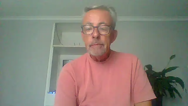 Snapshot of tuggy59 chatting on September 2025 05:30:01 AM tuggy59 online show from September 2025 05:30:01 AM