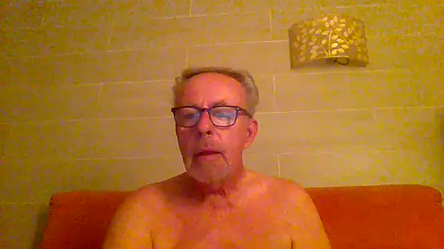 Snapshot of tuggy59 chatting on July 2026 04:10:02 AM tuggy59 online show from July 2026 04:10:02 AM