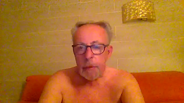 Snapshot of tuggy59 chatting on July 2026 03:53:01 AM tuggy59 online show from July 2026 03:53:01 AM