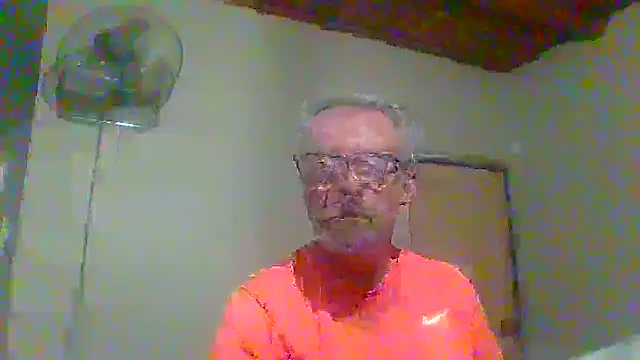 Snapshot of tuggy59 chatting on October 2025 04:46:02 AM tuggy59 online show from October 2025 04:46:02 AM