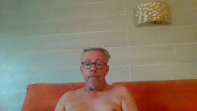 Snapshot of tuggy59 chatting on July 2026 06:14:01 AM tuggy59 online show from July 2026 06:14:01 AM
