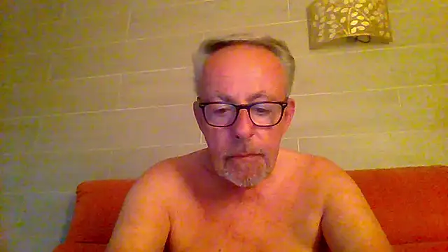 tuggy59 online show from May 2026 04:54:01 AM