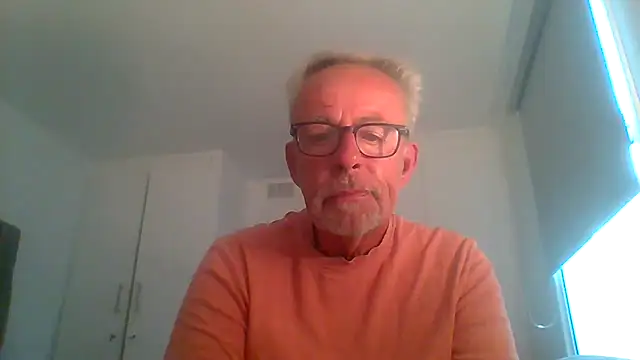 Snapshot of tuggy59 chatting on September 2025 05:23:02 AM tuggy59 online show from September 2025 05:23:02 AM