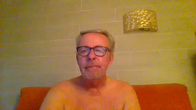 Snapshot of tuggy59 chatting on June 2026 05:02:02 AM tuggy59 online show from June 2026 05:02:02 AM