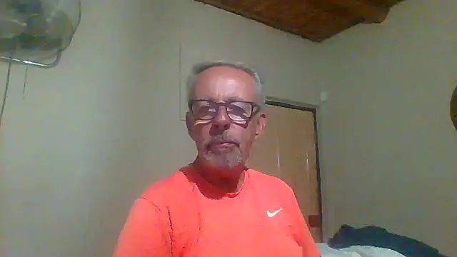 Snapshot of tuggy59 chatting on October 2025 05:47:01 PM tuggy59 online show from October 2025 05:47:01 PM
