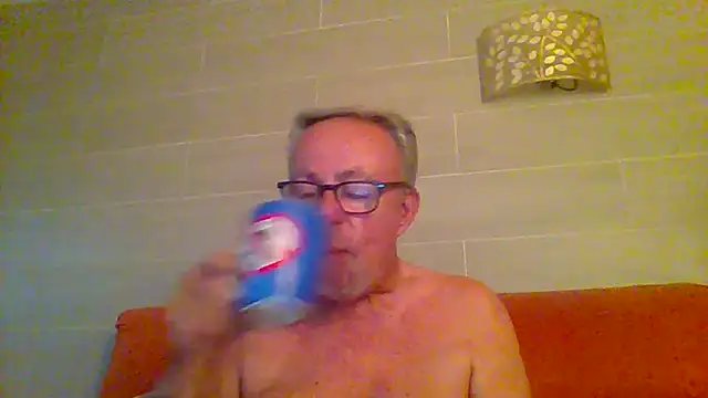 Snapshot of tuggy59 chatting on June 2026 05:08:02 AM tuggy59 online show from June 2026 05:08:02 AM