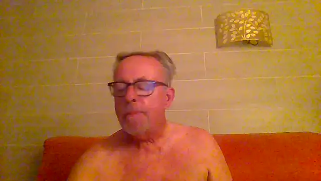 Snapshot of tuggy59 chatting on July 2026 04:17:02 AM tuggy59 online show from July 2026 04:17:02 AM