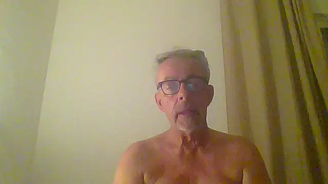 Snapshot of tuggy59 chatting on September 2025 05:18:01 AM tuggy59 online show from September 2025 05:18:01 AM