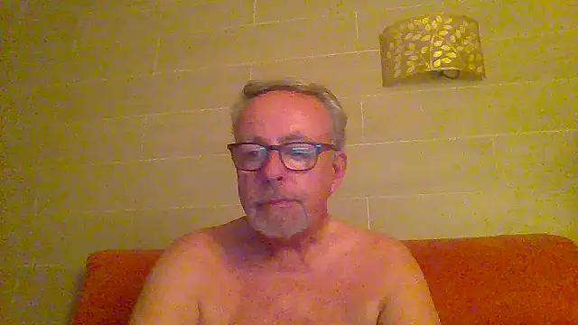 Snapshot of tuggy59 chatting on June 2026 02:53:02 AM tuggy59 online show from June 2026 02:53:02 AM