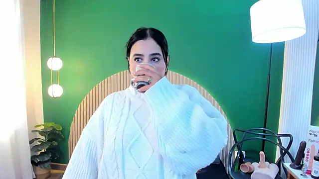 Snapshot of taylor_bennet chatting on December 2025 12:04:02 PM taylor bennet online show from December 2025 12:04:02 PM