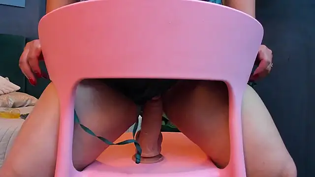 Snapshot of taylor_bennet chatting on March 2025 06:21:02 PM taylor bennet online show from March 2025 06:21:02 PM