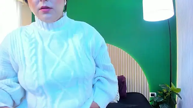 taylor bennet online show from December 2025 11:48:02 AM