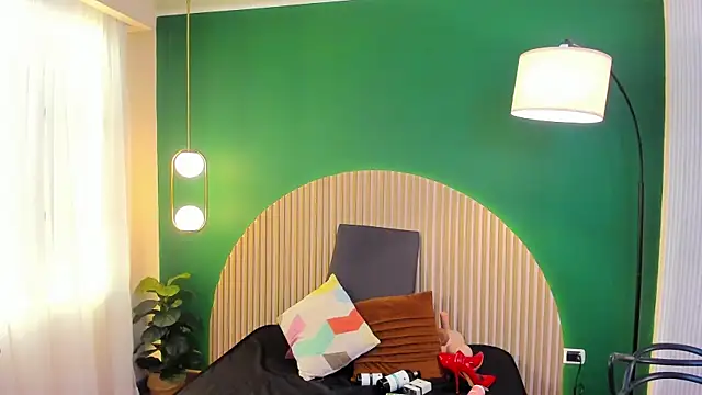 Snapshot of taylor_bennet chatting on November 2025 06:25:01 PM taylor bennet online show from November 2025 06:25:01 PM