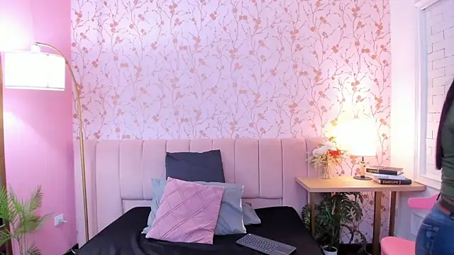 taylor bennet online show from February 2026 12:02:02 PM