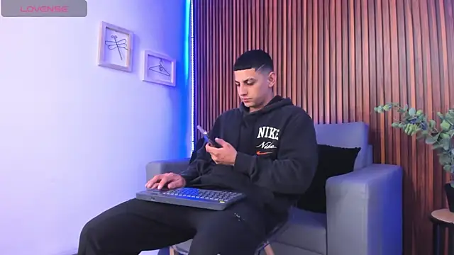 Alex cute77 online show from April 2026 12:34:01 PM