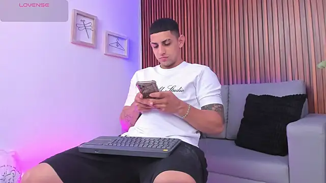 Alex cute77 online show from April 2026 12:18:02 PM