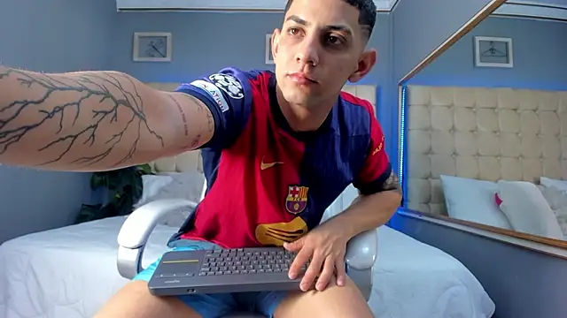 Snapshot of Alex_cute77 chatting on September 2025 01:45:02 PM Alex cute77 online show from September 2025 01:45:02 PM