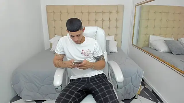 Alex cute77 online show from December 2025 11:38:02 AM