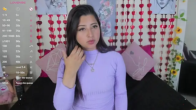 Snapshot of Yeysy__lenox chatting on February 2025 03:21:01 AM Yeysy lenox online show from February 2025 03:21:01 AM