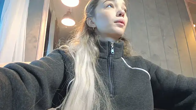 Snapshot of Sassy_Teen chatting on October 2025 06:15:02 AM Sassy Teen online show from October 2025 06:15:02 AM
