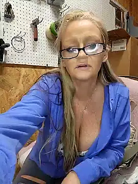 Snapshot of Southern_Bella chatting on December 2024 12:17:01 PM Southern Bella online show from December 2024 12:17:01 PM