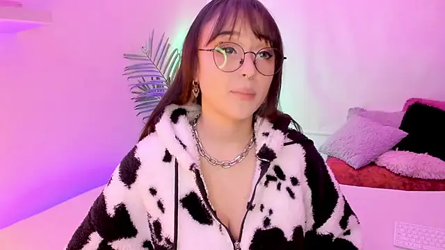 Snapshot of Gloomydoll chatting on November 2025 07:36:02 PM Gloomydoll online show from November 2025 07:36:02 PM