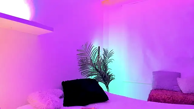 Gloomydoll online show from December 2025 07:17:01 PM