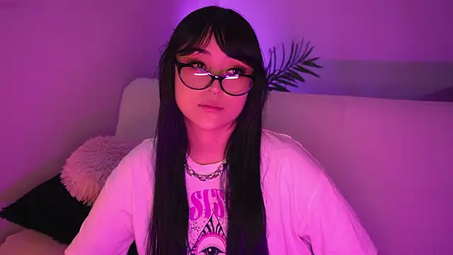 Gloomydoll online show from April 2026 08:37:02 PM