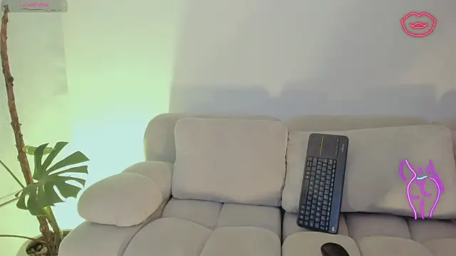 LindseyMoss online show from November 2025 03:01:02 AM