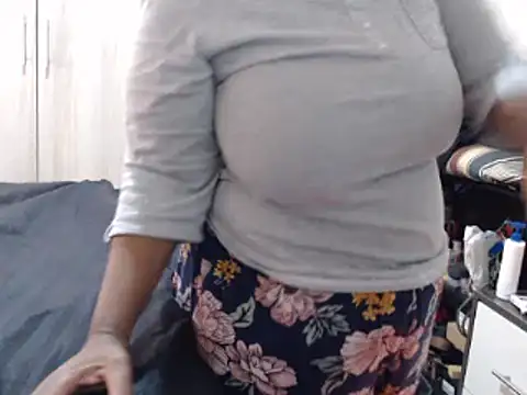 Real1SweetQueen online show from April 2026 07:37:02 AM