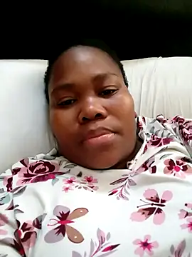 Real1SweetQueen online show from November 2025 03:32:02 AM