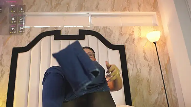 mia colin1  online show from February 2026 04:27:01 PM