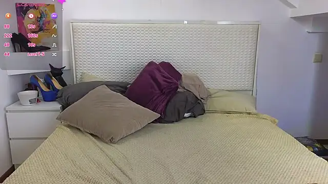 Snapshot of Eva_Rogers_ chatting on September 2025 09:01:01 AM Eva Rogers  online show from September 2025 09:01:01 AM