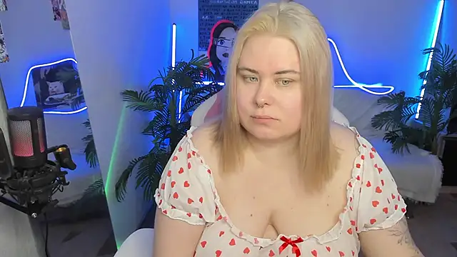 Snapshot of Akemi_BBW chatting on March 2025 07:55:02 AM Akemi BBW online show from March 2025 07:55:02 AM