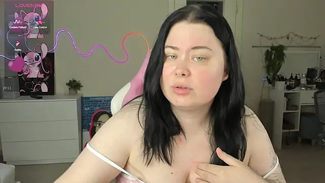 Snapshot of Akemi_BBW chatting on July 2026 08:44:02 AM Akemi BBW online show from July 2026 08:44:02 AM