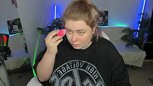 Snapshot of Akemi_BBW chatting on March 2025 06:11:02 PM Akemi BBW online show from March 2025 06:11:02 PM