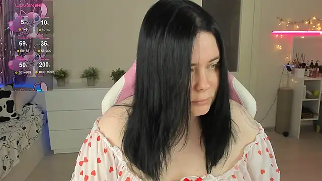 Snapshot of Akemi_BBW chatting on June 2026 12:46:01 PM Akemi BBW online show from June 2026 12:46:01 PM