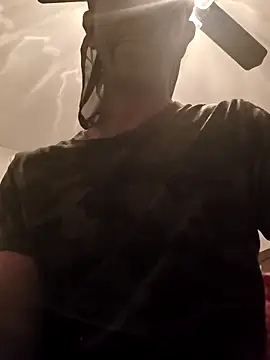 Snapshot of icyMike43 chatting on February 2026 04:43:02 AM icyMike43 online show from February 2026 04:43:02 AM