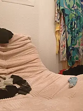 Snapshot of icyMike43 chatting on February 2026 02:12:01 AM icyMike43 online show from February 2026 02:12:01 AM